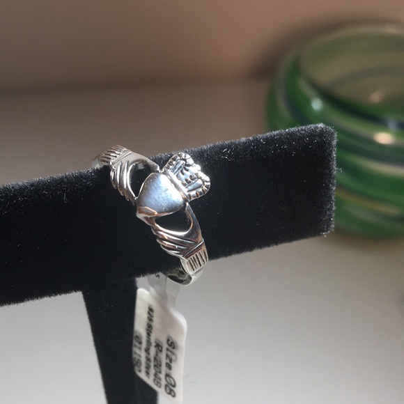 Sterling Silver Irish Claddagh Ring - Picture 7 of 8